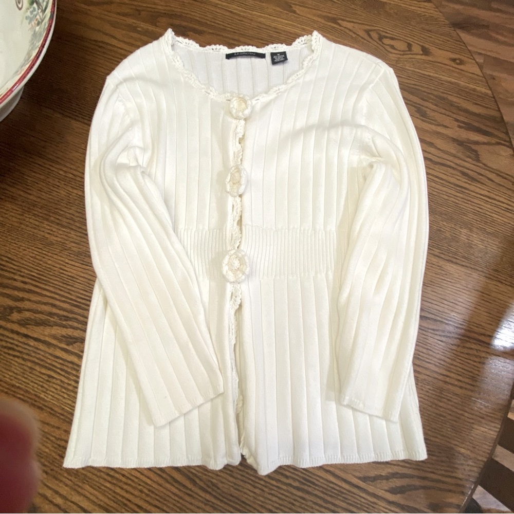 K.b. Collections 3 buttoned sweater.  Sz M